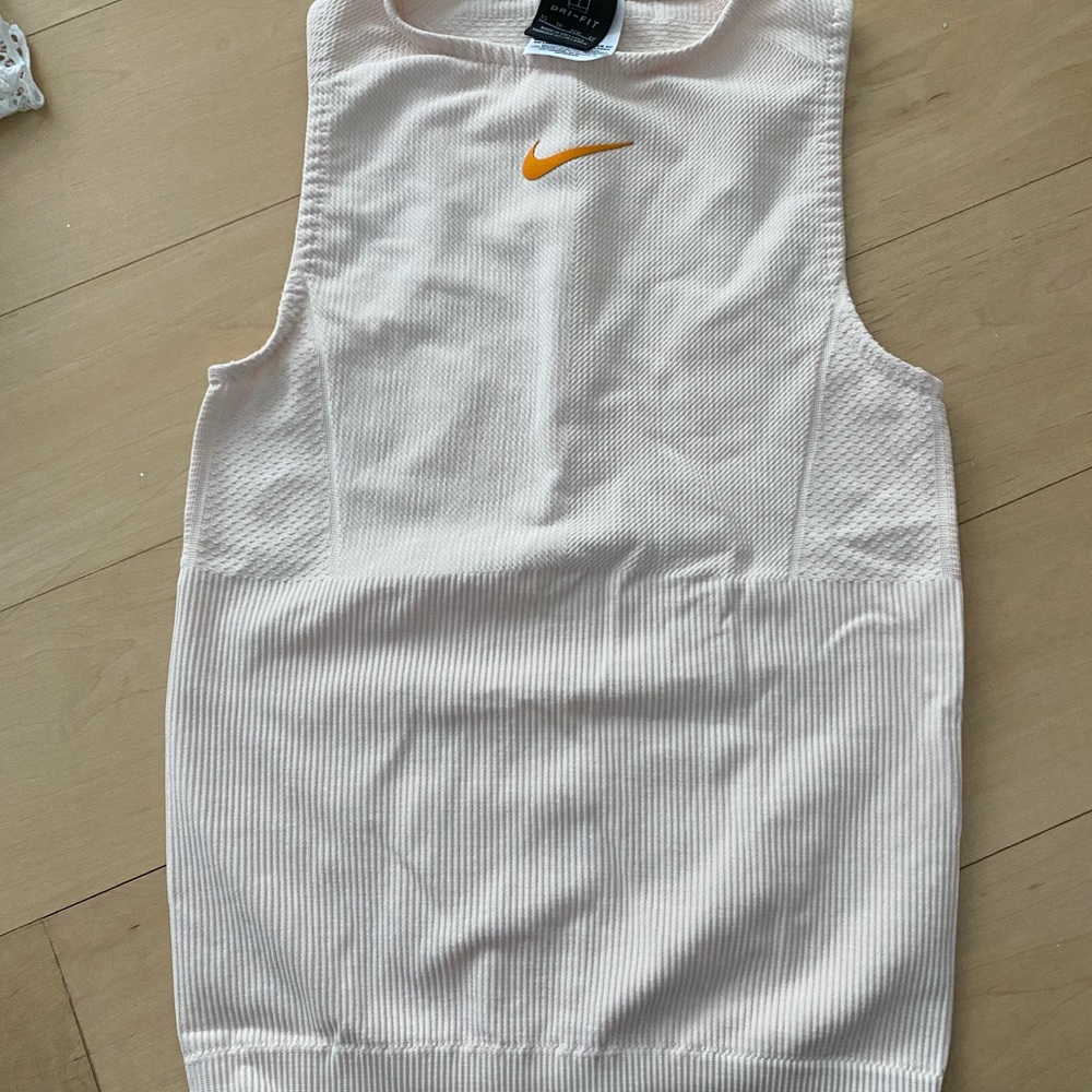 Nike tank